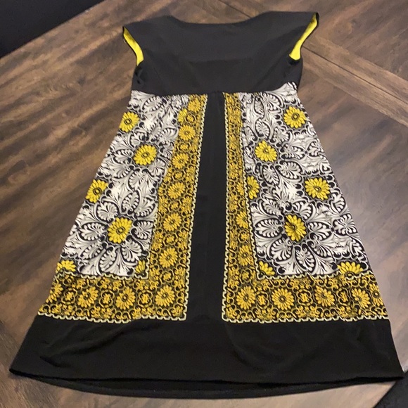 London Time Dress - Picture 10 of 10